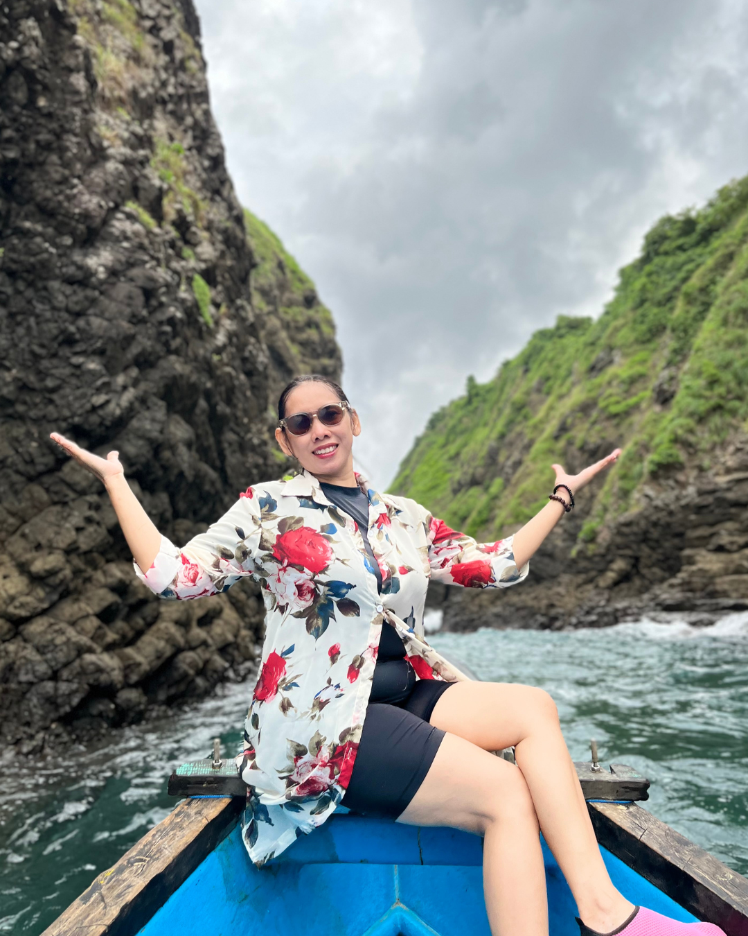 Paket Wisata 1 Hari Traveling Green Island & Sunset Pulau Merah
